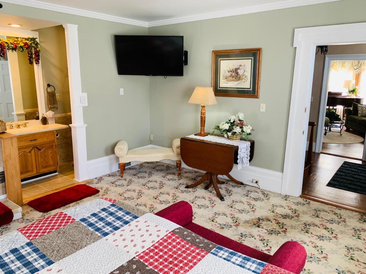 Conneaut Centennial Inn Bed & Breakfast מראה חיצוני תמונה