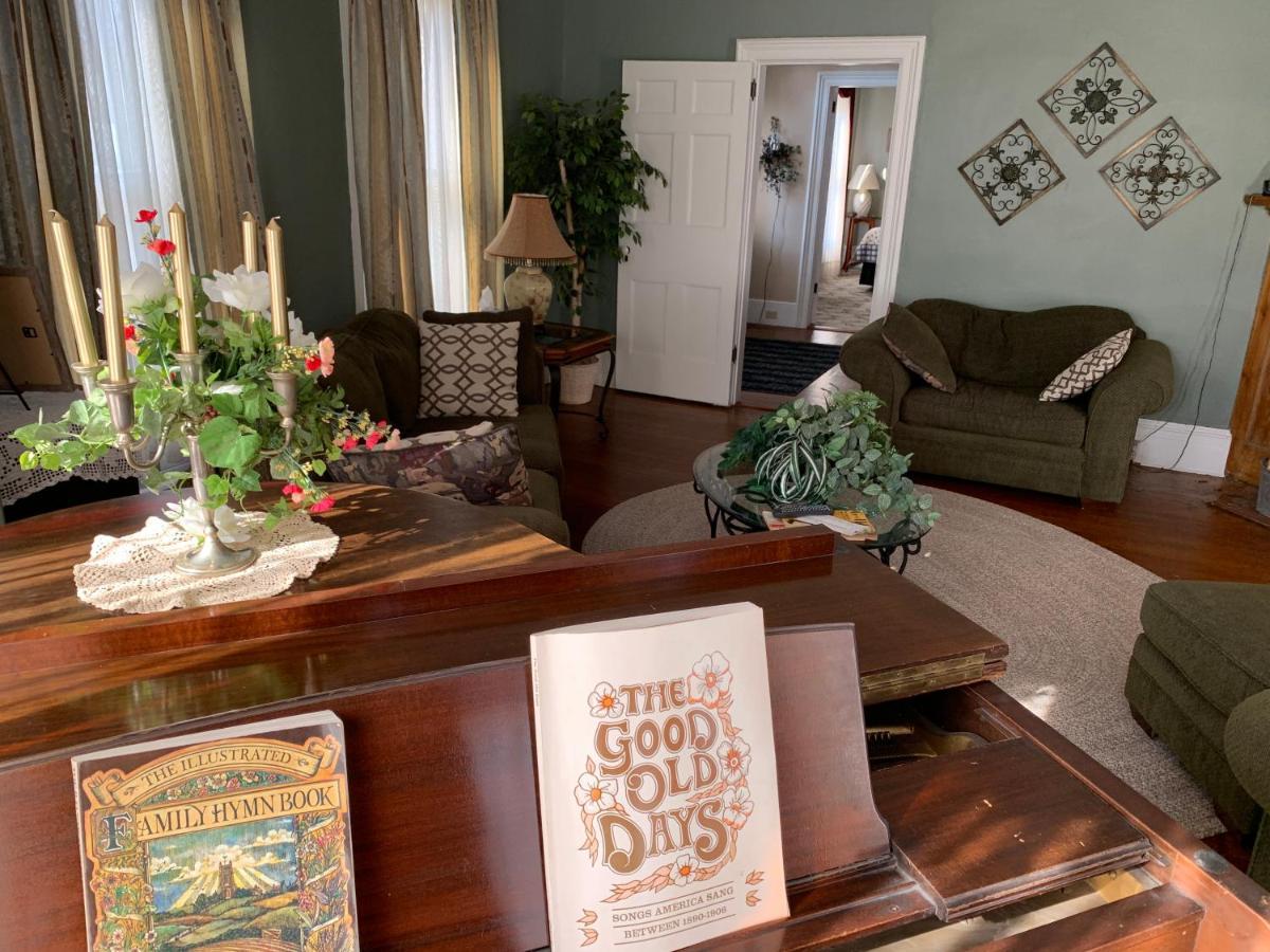 Conneaut Centennial Inn Bed & Breakfast מראה חיצוני תמונה