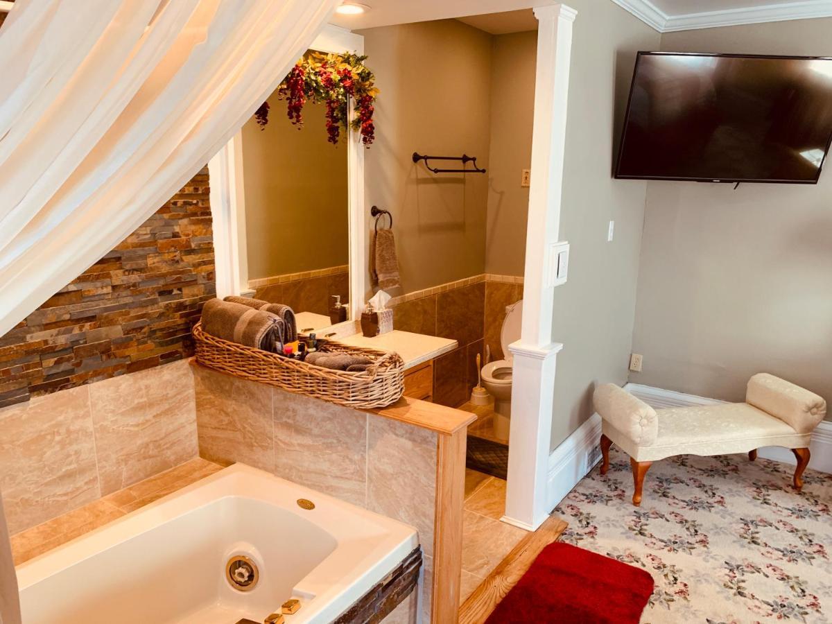 Conneaut Centennial Inn Bed & Breakfast מראה חיצוני תמונה